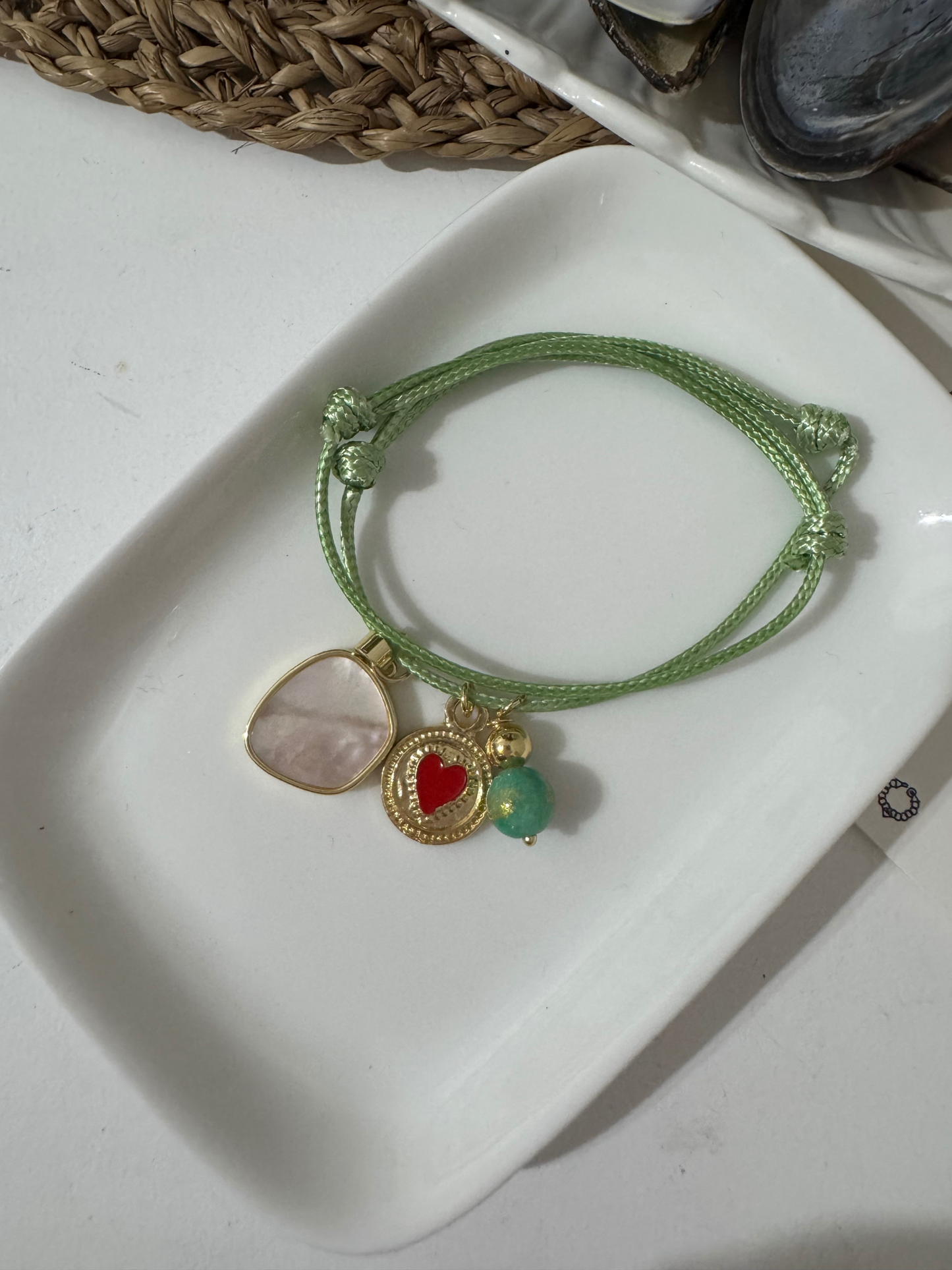 Pulseras en Hilo con Dijen