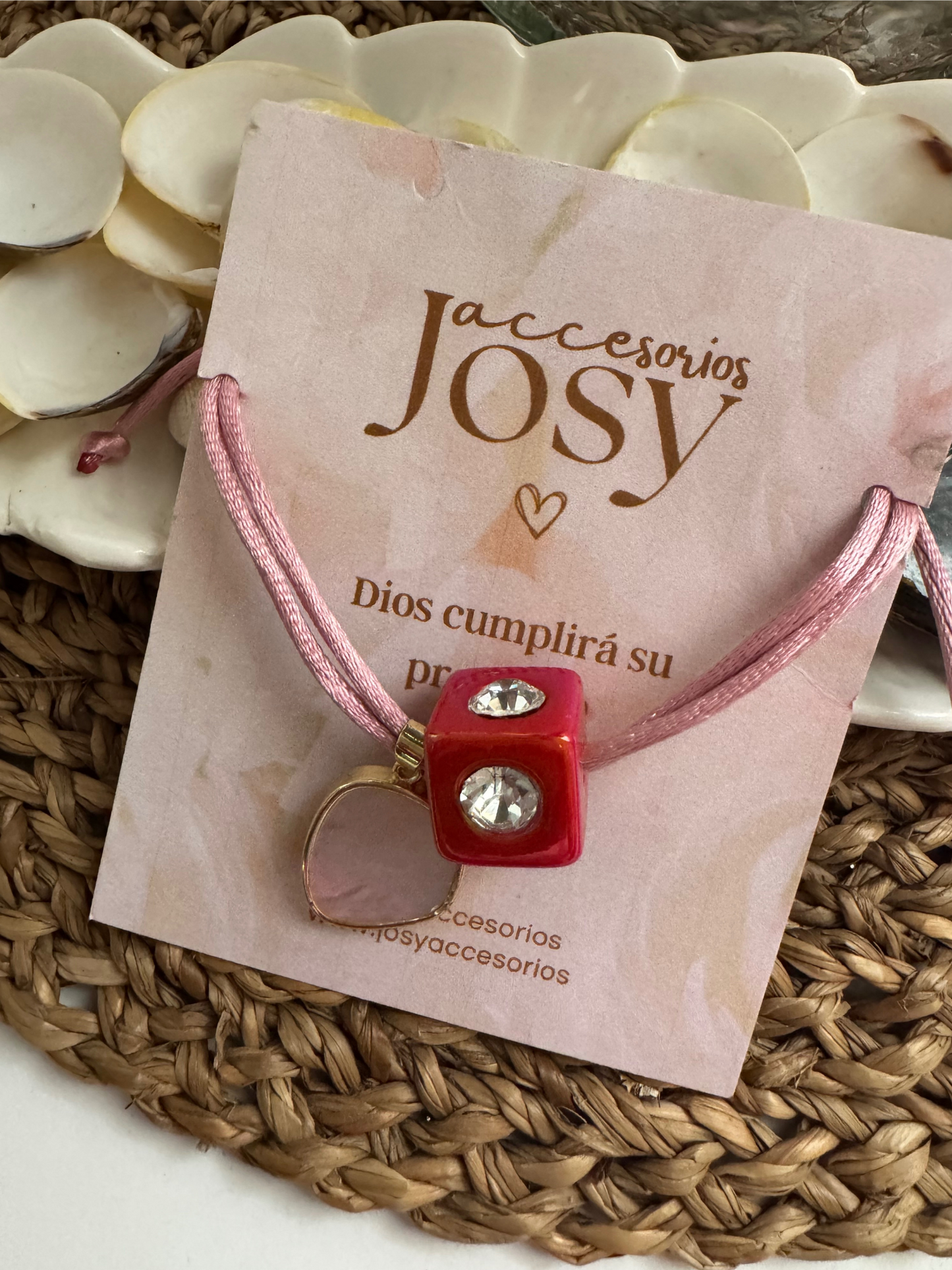 Pulsera de Hilo con MadrePerla y Dado