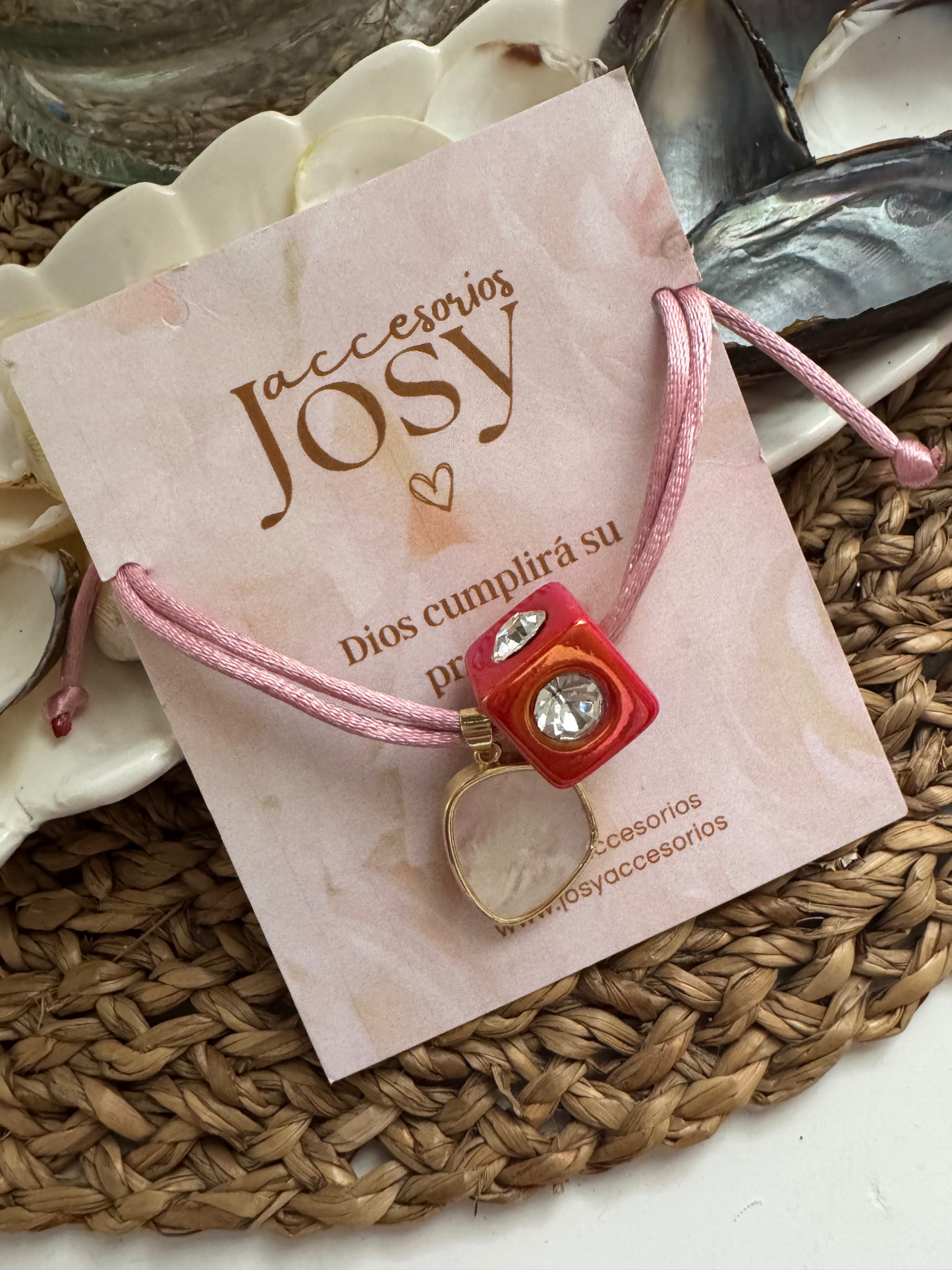 Pulsera de Hilo con MadrePerla y Dado