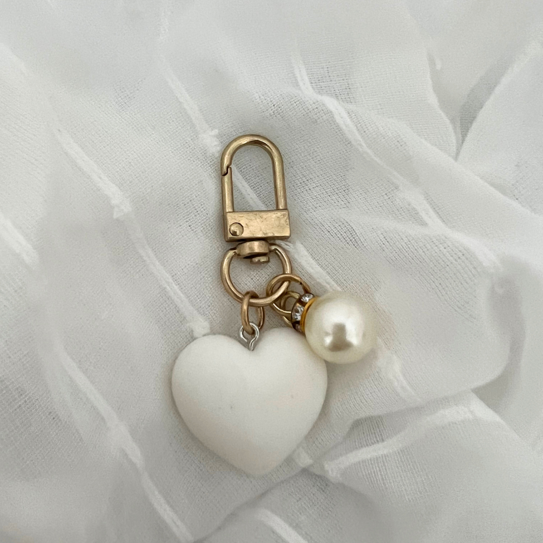Llavero de corazón esmerilado Blanco